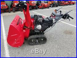 19 HONDA 32 HSS1332AATD SNOWBLOWER track drive electric start factory warranty