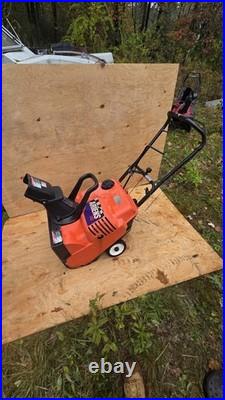 Ariens 722 Single Stage Gas Snow Blower Works, Needs Key & Tune-Up Ariens 722 Single Stage Gas Snow Blower Works, Needs Key & Tune-Up
