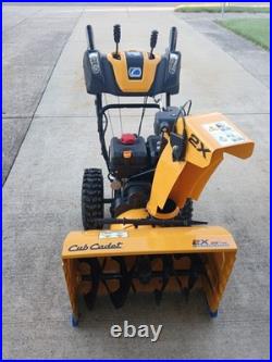 Cub Cadet Snow blower. 2023 26inch 2stage. Electric start 243cc. UsEd 4 times