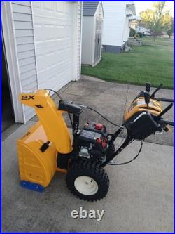Cub Cadet Snow blower. 2023 26inch 2stage. Electric start 243cc. UsEd 4 times