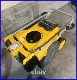 DEWALT 60V MAX 21 in Single Stage Cordless Snow Blower DCSNP2142 with Battery