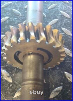 Estate B3314000 322337 NOMA 1033 33 Snowblower Auger Shaft & Worm Gear OBSOLETE