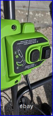 Greenworks 40V 20'' Snow Thrower 5Ah Battery Greenworks 40V 20'' Snow Thrower 5Ah Battery