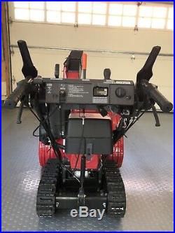 HONDA 32 HSS1332AATD SNOWBLOWER, track drive, low usage, electric start