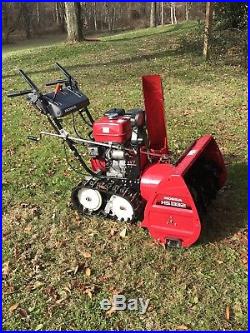 Honda HS1332TAS Snowblower with tracks and electric start. 21hrs