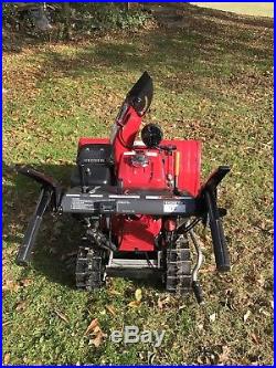 Honda HS1332TAS Snowblower with tracks and electric start. 21hrs