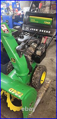 John Deere 724D Snow blower