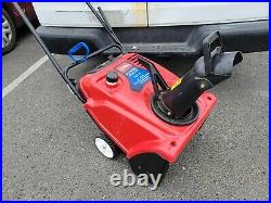 Toro Power Clear 621 E Snow Blower 38452 NEVER USED (willing to ship)