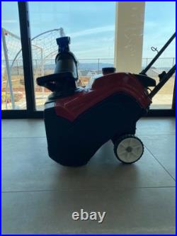 Toro Power Clear Red 518 ZE 18 Snow Blower 38473 (lightly used) Toro Power Clear Red 518 ZE 18 Snow Blower 38473 (lightly used)