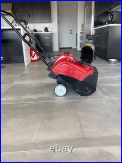 Toro Power Clear Red 518 ZE 18 Snow Blower 38473 (lightly used) Toro Power Clear Red 518 ZE 18 Snow Blower 38473 (lightly used)