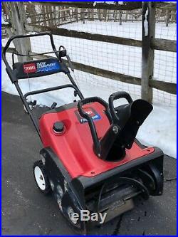 Toro Snow Blower 7HP R-TEK 24 Single Stage Snow Commander Model 38602