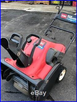 Toro Snow Blower 7HP R-TEK 24 Single Stage Snow Commander Model 38602